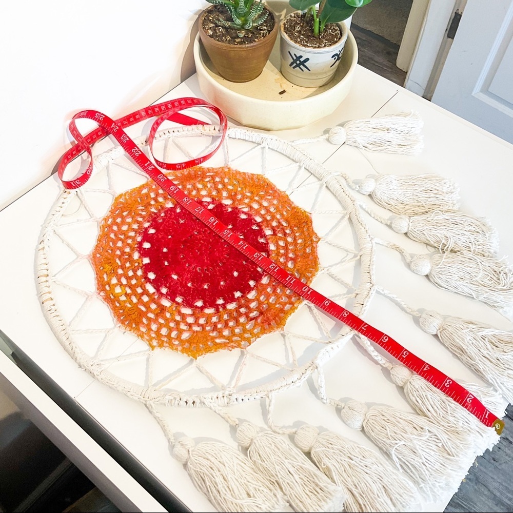 Large VINTAGE White Crocheted Dreamcatcher - Picture 10 of 10